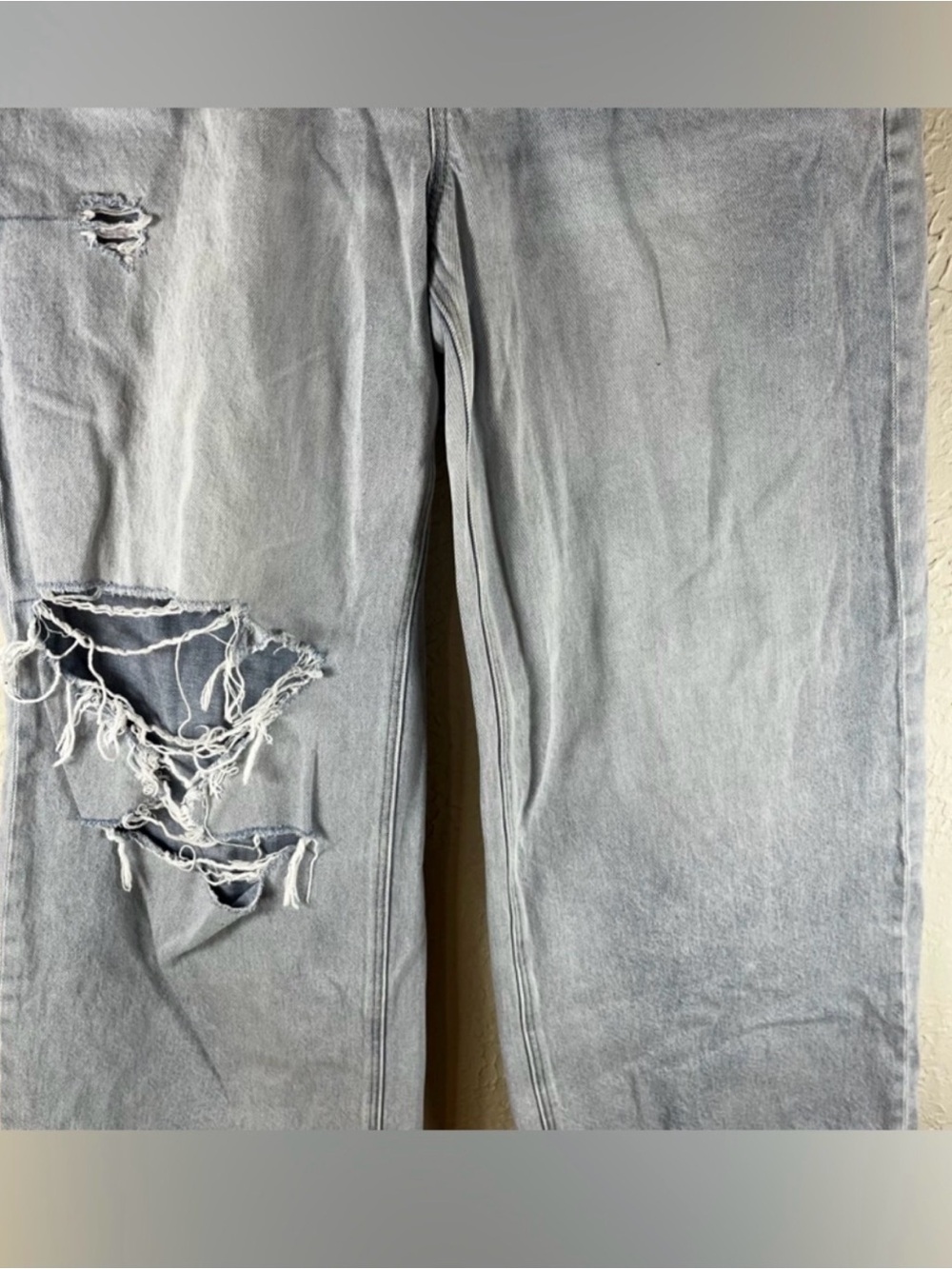 American Eagle Outfitters Light Blue Wide Leg Distressed Jeans - Picture 4 of 8